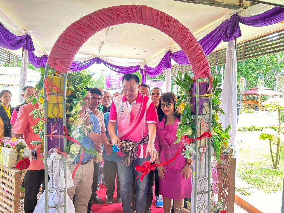 ร่วมเป็นเกียรติพิธิเปิดศูนย์ดิจิทัลชุมชน และพิธีเปิดสะพานลำห้วยแคน