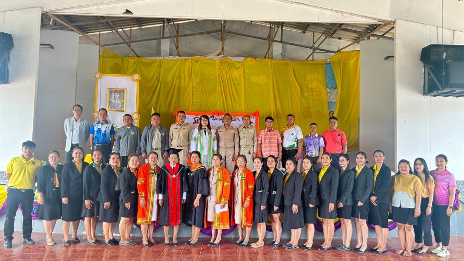 พิธีมอบประกาศนียบัตรนักเรียนศูนย์พัฒนาเด็กเล็กในสังกัดเทศบาลตำบลสีแก้ว ประจำปีการศึกษา 2566