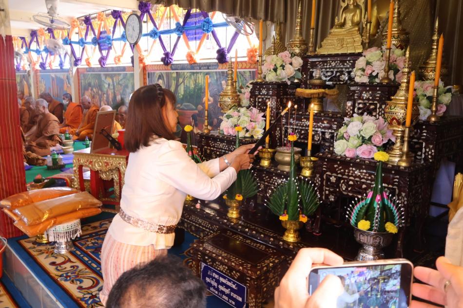 กิจกรรมถวายเทียนพรรษา  ณ  วัดบ้านหนองตาไก้